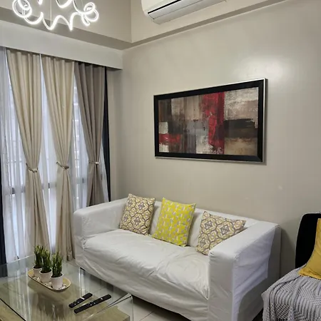 1Br Condo Near Venice Canal Mall & Bgc With Balcony - 8P